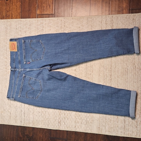 Levi's Boyfriend Mid Rise Women's Jeans  In Lapis Gem - Medium Wash - Picture 8 of 10